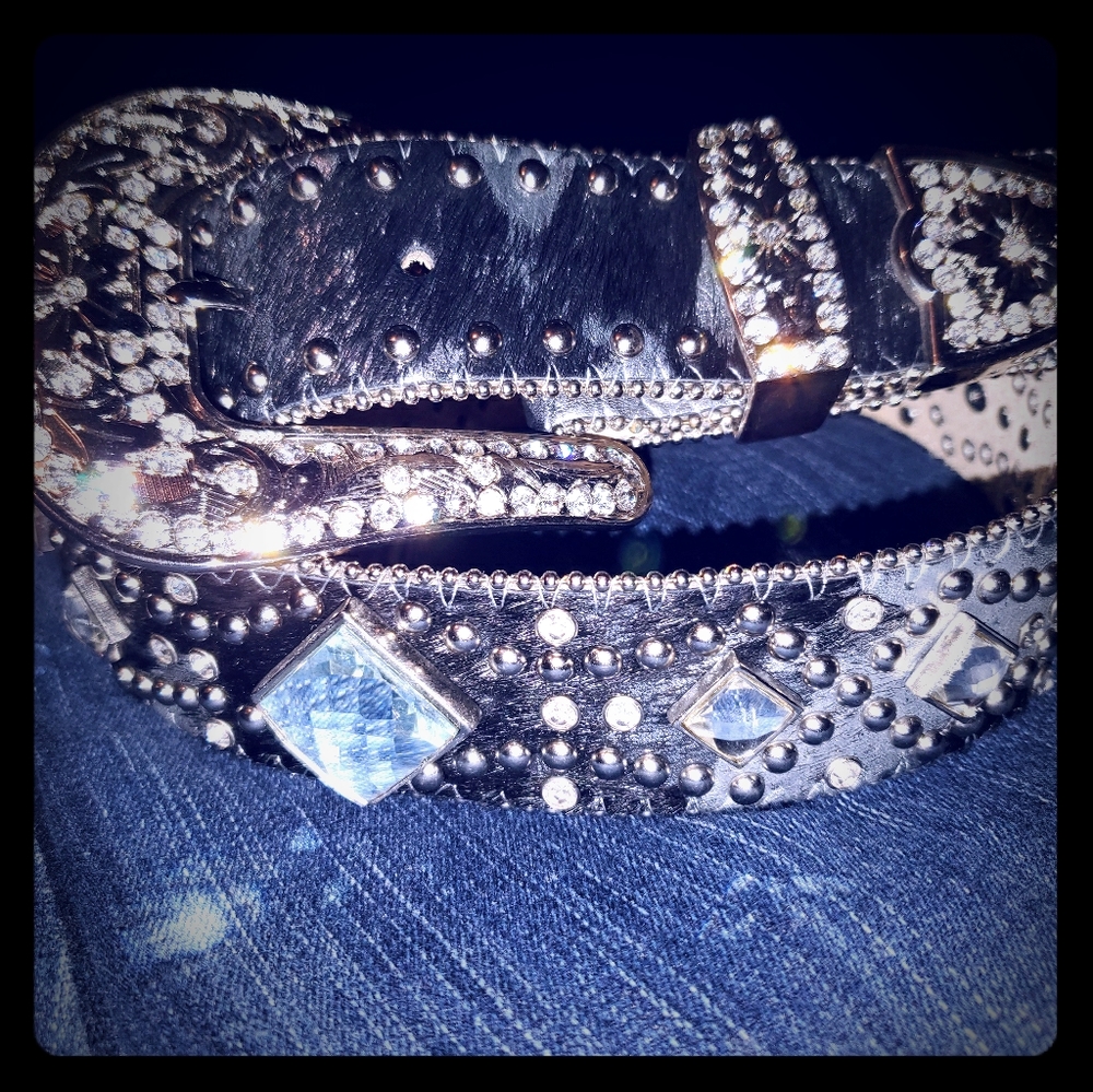 🤠👸Cowhide bling belt black hair silver acid wash